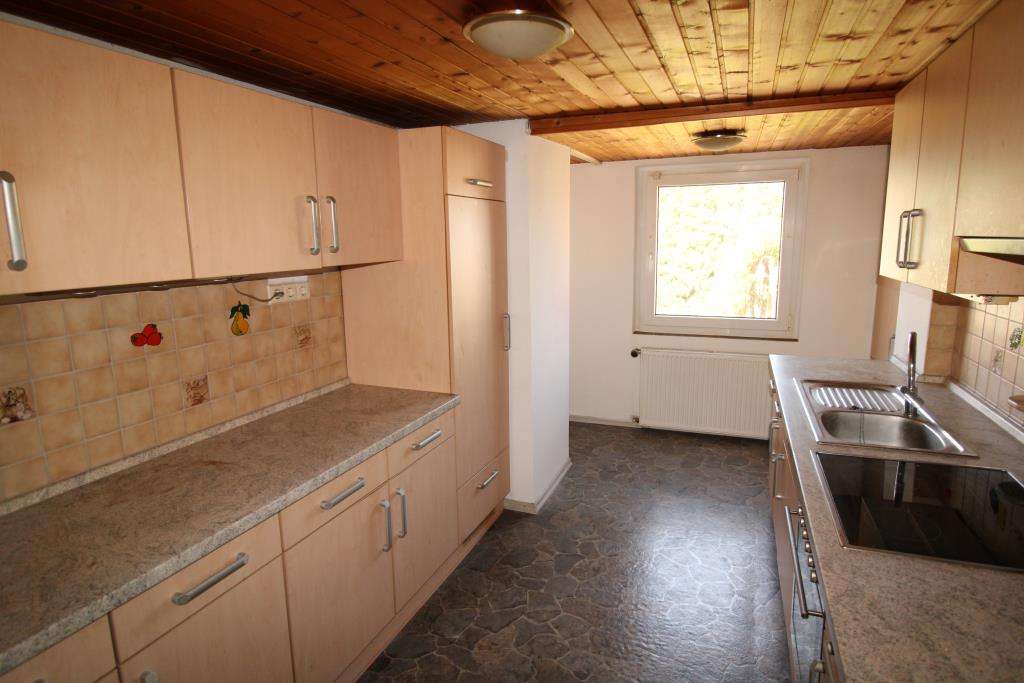 Immobilie in Rielasingen-Worblingen - Kuschelige 5 Zi. Whg. in Rielasingen mit sonnigen Balkon und Einzel-Garage - nur 3 WE  - Bild 4