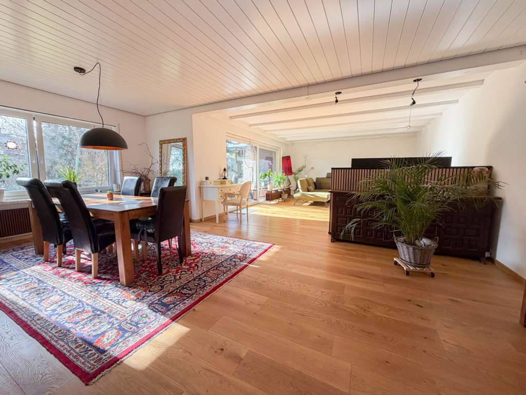 Immobilie in Ahorn - Ruhig gelegener Bungalow mit schönem Garten, Garage und Nebengebäude - Bild 0