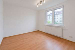 Attraktive 3-Zimmer-Wohnung in gefragter Lage von Steglitz-Zehlendorf – Die vollständige Adresse der Immobilie erhältst du vom Anbieter., 12247 Lankwitz, Berlin – Vorschaubild 3