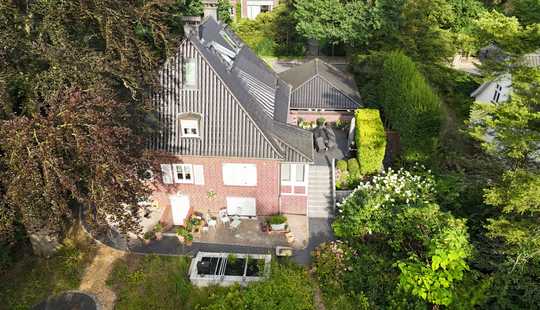 Bild von Einzigartige Rotklinker-Villa in Ohlstedt