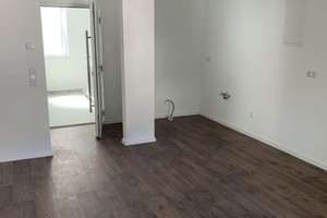 Neuwertige Wohnung mit drei Zimmern und Balkon in Mannheim