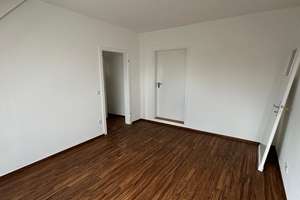 Gepflegte Dachgeschosswohnung in Gelsenkirchen Feldmark – Boniverstraße 6, 45883 Feldmark, Gelsenkirchen – Vorschaubild 3