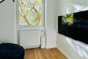 Lichtdurchflutete Wohnung mit außergewöhnlich großem Grundstücksanteil und parkähnlichem Blick – Storkower Straße 68, 10409 Prenzlauer Berg, Berlin – Vorschaubild 12