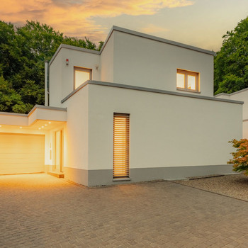 Design trifft Lebensqualität: Architektenhaus mit Spa und Smart-Home in bester Lage von BGL-Nußbaum