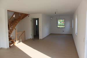 Hochwertige  DHH mit 160m² WF, inkl. Einbauküche und Kaminofen, keine Käuferprov. – Stumpfenbacher Straße 41b, 85250 Altomünster – Vorschaubild 4