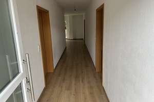 Helle 2-Zimmer Wohnung im 1. OG mit Dachterasse in Hameln OT Unsen