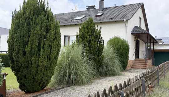Bild von Charmantes Ein-Zweifamilienhaus auf großem Grundstück in gepflegter Nachbarschaft