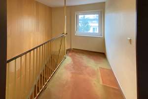 NBG-EIBACH: KOMPLETT SANIERUNGSBEDÜRFTIGES 2-FAMILIEN-REIHENMITTELHAUS OHNE GARAGE IN RUHIGER LAGE – Riedenburger Straße 39, 90451 Röthenbach Ost, Nürnberg – Vorschaubild 29
