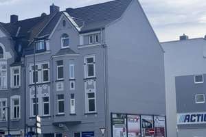Zuhause mit vier Zimmern und Balkon in Leverkusen