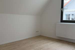 Großzügige 5-Zimmer-Wohnung mit Dachgeschosszimmer, 2 Bäder und großem Keller in Wöllstadt

 – Paul-Hallmann-Straße  6, 61206 Wöllstadt – Vorschaubild 10