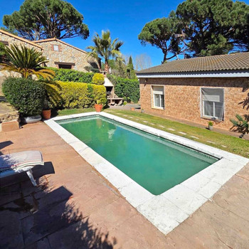 HAUS-CHALET mit Pool in Llagostera