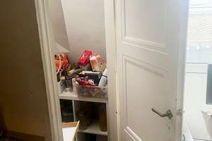 *Helle 4 Zi-DG- Altbauwohnung mit kl. Balkon, Zentrale Lage* – Schwalbacherstr. 57, 65187 Mitte, Wiesbaden – Vorschaubild 6