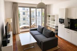 Stylish City Apartment with Balcony & All Utilities Included – Berlin Mitte – Chausseestraße 106, 10115 Mitte (Ortsteil), Berlin – Vorschaubild 1