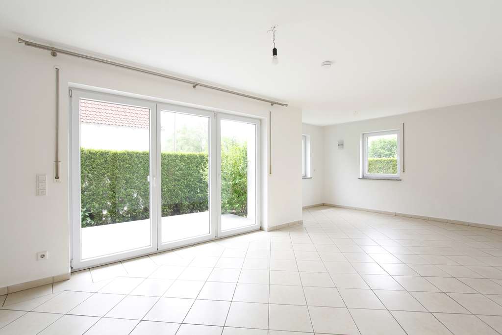 Immobilie in Weichering - Sofort bezugsfertiges Einfamilienhaus mit Einliegerwohnung - Bild 1