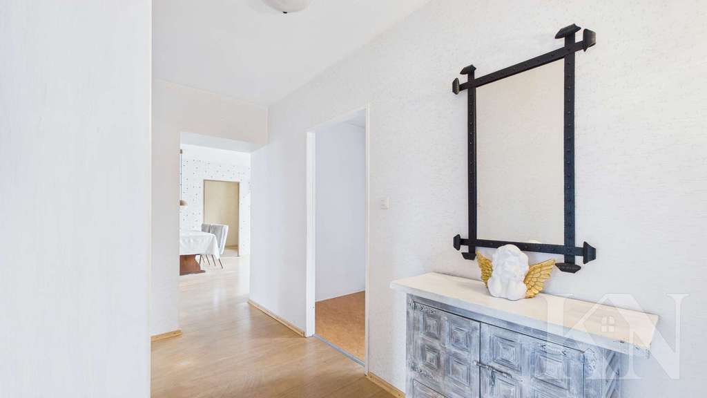 Immobilie in Heusweiler - Familienfreundliche Doppelhaushälfte mit Garten, Keller und Ausbaumöglichkeit in Heusweiler! - Bild 2