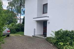 Renovierte schöne 3-Zimmer-Wohnung mit Balkon & Garage in Reutlingen – Kurt-Schuhmacher-Str. 49, 72762 Reutlingen-Mitte, Reutlingen – Vorschaubild 2