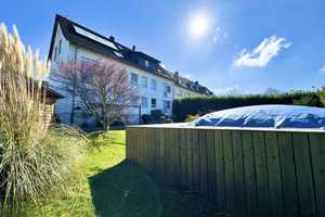 Mehrgenerationen-Traum: Kernsaniertes 4-Familienhaus mit Pool & großem Grundstück! – Ennepe-Ruhr-Kreis – Vorschaubild 1