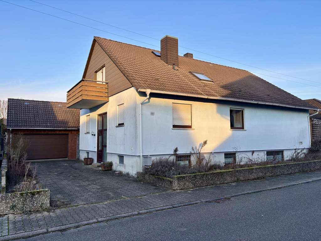 Immobilie in Neuburg am Rhein - Familienfreundliches Wohnparadies mit Garten und schönem Grundriss - Bild 0