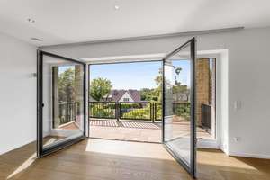 Luxuriöse Maisonette-Wohnung mit Garten, zwei Balkonen und Tiefgarage in Essen-Bredeney – Die vollständige Adresse der Immobilie erhältst du vom Anbieter., 45133 Bredeney, Essen – Vorschaubild 3