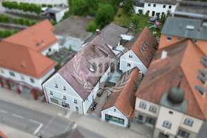 9 % Soll-Rendite! Zentrales Wohn- und Geschäftshaus mit Entwicklungspotenzial in Regenstauf – Die vollständige Adresse der Immobilie erhältst du vom Anbieter., 93128 Regenstauf – Vorschaubild 1