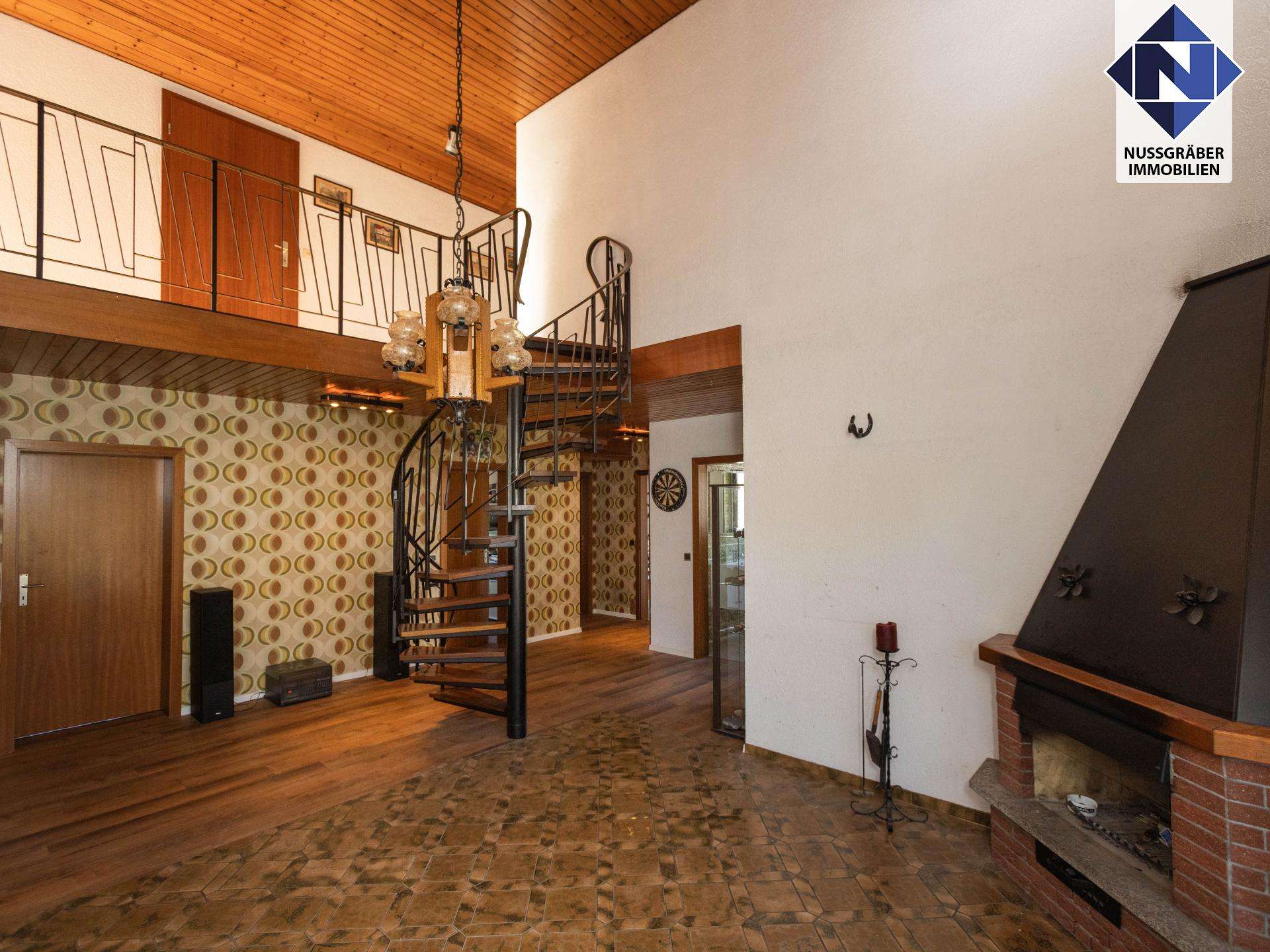 Immobilie in Frickenhausen - Familienparadies mit 7,5 Zimmern, offenem Kamin und großem Garten - Bild 15