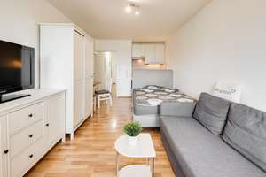 Modernisiertes & vollmöbliertes 1-Zi.-Appartement mit Süd-Loggia & hervorragender Anbindung – Landsberger Str. 291, 80687 St. Ulrich, München – Vorschaubild 2