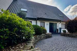 Exklusives Zweifamilienhaus mit Einliegerwohnung – Top-Lage Bottrop-Grafenwald – Die vollständige Adresse der Immobilie erhältst du vom Anbieter., 46244 Grafenwald, Bottrop – Vorschaubild 1