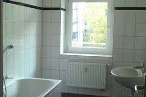 ***ATTRAKTIVE WOHNUNG IN RUHIGER LAGE MIT GROSSEM SÜDBALKON-TAGESLICHTBAD MIT WA/DU!!!*** – Die vollständige Adresse der Immobilie erhältst du vom Anbieter., 9112 Kaßberg, Chemnitz – Vorschaubild 4