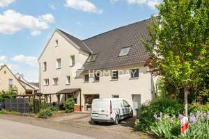 Gepflegtes, teilvermietetes MFH mit 3 Wohnungen und Ausbaureserve für eine weitere Wohnung!  – Die vollständige Adresse der Immobilie erhältst du vom Anbieter., 72768 Oferdingen, Reutlingen – Vorschaubild 1