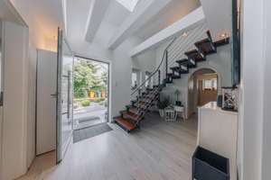 Ihre private Oase, lichtdurchflutetes EFH mit Pool und Gartenparadies sofort frei! VB! – Die vollständige Adresse der Immobilie erhältst du vom Anbieter., 86179 Haunstetten-Süd, Augsburg – Vorschaubild 2