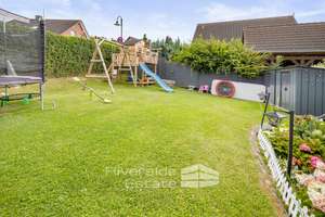 Groß Berkel | Traumhafte Erdgeschosswohnung mit eigenem Gartenanteil und Garage! – Die vollständige Adresse der Immobilie erhältst du vom Anbieter., 31855 Aerzen – Vorschaubild 13