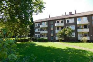 ***Nette Nachbarn gesucht: Renovierte 3-Zimmer-Wohnung mit Balkon in ruhiger Umgebung*** – Henschelstr. 8, 47229 Friemersheim, Duisburg – Vorschaubild 1