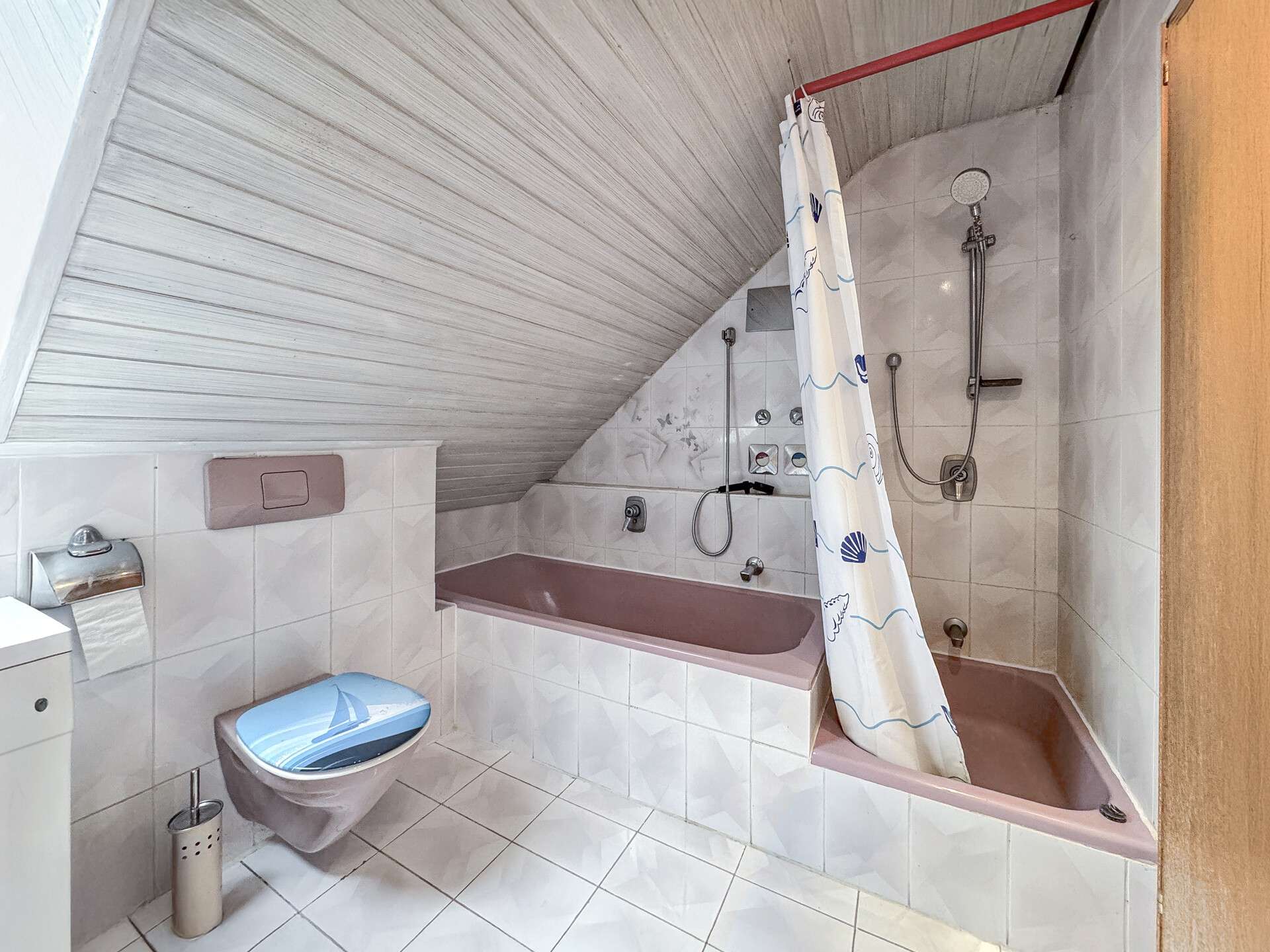 Immobilie in Burgheim - 2,5-Zimmer-Dachgeschosswohnung mit traumhaftem Weitblick - Bild 6