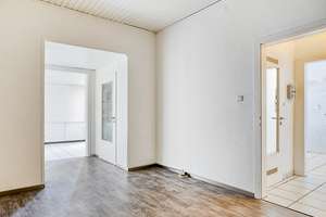 Viele Optionen - Dreifamilienhaus in ruhiger und zentraler Umgebung von Duisburg-Wanheimerort – Die vollständige Adresse der Immobilie erhältst du vom Anbieter., 47055 Wanheimerort, Duisburg – Vorschaubild 9