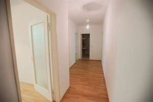 München an den Isarauen: freie, gemütliche 2,5-Zi.-Whg. im Hochparterre mit 2 Loggien  – Die vollständige Adresse der Immobilie erhältst du vom Anbieter., 81543 Siebenbrunn, München – Vorschaubild 3
