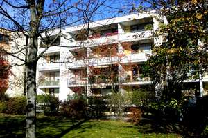 Stilvolle,  2-Zimmer-Wohnung mit Balkon und EBK in Moosach, München