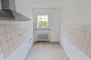Ihr neues Wohlfühldomizil: Gepflegte 3-Zimmer-Wohnung mit Einbauschränken & Balkon – Lahrkampstraße 17, 33104 Schloß Neuhaus, Paderborn – Vorschaubild 7