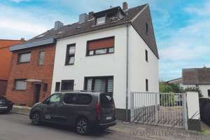 3 Parteienhaus – Solide Zukunftsinvestition für Kapitalanleger oder Mischnutzung. 1.OG frei werdend – Die vollständige Adresse der Immobilie erhältst du vom Anbieter., 50999 Weiß, Köln – Vorschaubild 10