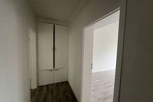2 Zi.-Whng. mit schönem Ausblick - Wannenbad mit Fenster - Duisburg Rheinhausen – Brucknerstraße 20, 47226 Rheinhausen-Mitte, Duisburg – Vorschaubild 6