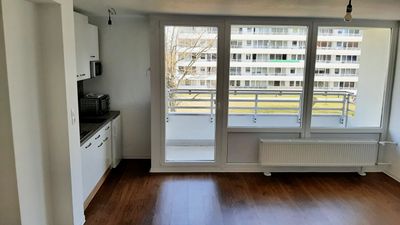 Freundliche, sanierte 1-Zimmer-Wohnung mit Balkon in Oberschleißheim