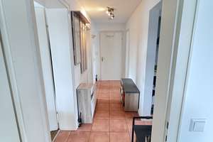 Helle, modernisierte 3-Zimmer-Wohnung mit Einbauküche und Balkon mit Fernsicht – Die vollständige Adresse der Immobilie erhältst du vom Anbieter., 70619 Riedenberg, Stuttgart – Vorschaubild 3