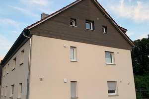 Helle 3-Zimmer-Dachgeschosswohnung mit Balkon und Einbauküche in Tannheim