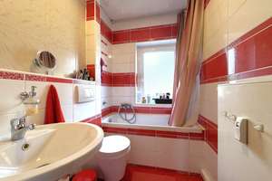 Attraktive, freie 2-Zimmer-Wohnung mit Balkon in Köln-Höhenberg – 51103 Höhenberg, Köln – Vorschaubild 3