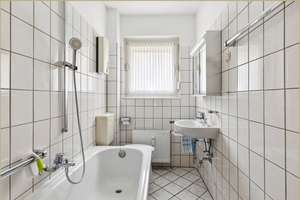 Gemütliche Erdgeschosswohnung mit wunderschönem Gemeinschaftsgarten und eigener Garage – Die vollständige Adresse der Immobilie erhältst du vom Anbieter., 45309 Schonnebeck, Essen – Vorschaubild 2
