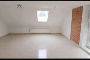 Vier Zimmer in Giengen: Helle Dachgeschosswohnung mit Balkon – Robert-Schumann-Weg 4, 89537 Giengen an der Brenz – Vorschaubild 3