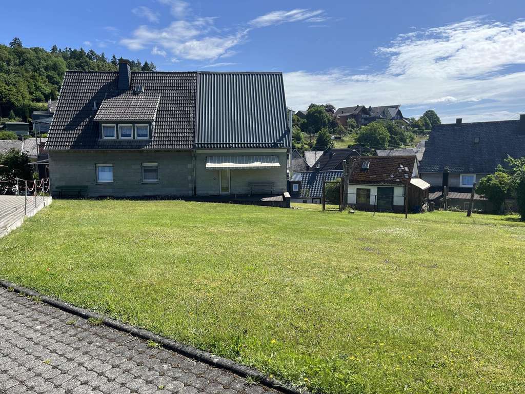 Immobilie in Burbach - Ein-/ Zweifamilienhaus in ruhiger Ortsrandlage von Würgendorf mit großem sonnigen Grundstück! - Bild 3