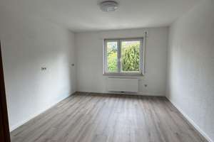Große 4-Zimmer-Wohnung mit Balkon –Frisch renoviert NÄHE PORSCHE  – Gänsebergstraße 11, 70437 Rot, Stuttgart – Vorschaubild 4