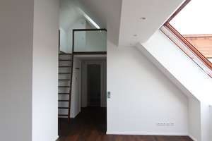 Dachgeschosswohnung mit Galerie an den Isarauen – Die vollständige Adresse der Immobilie erhältst du vom Anbieter., 81543 Siebenbrunn, München – Vorschaubild 2