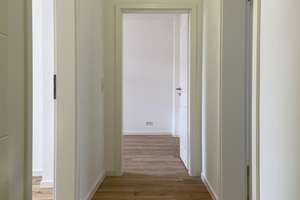*** Frisch renovierte 3-Zimmer-Dachgeschosswohnung - günstig & zentral *** – Fürstenstr 16, 42277 Oberbarmen, Wuppertal – Vorschaubild 12