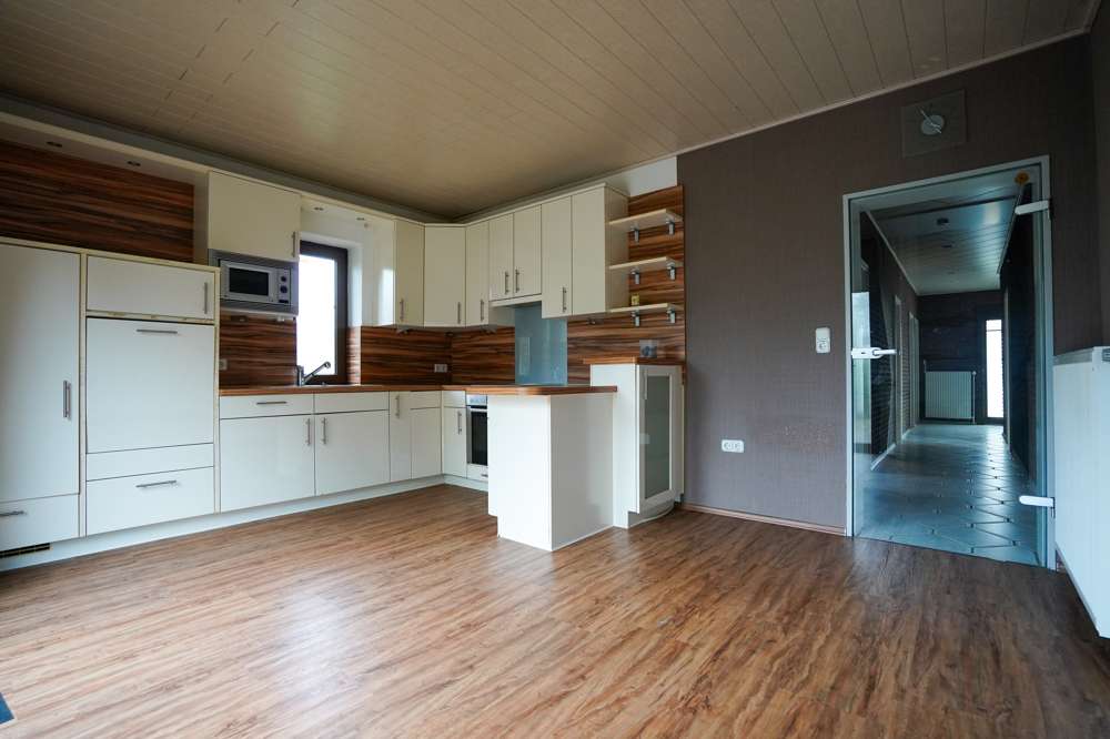 Immobilie in Hesel - * Einliegerwohnung * Staubsaugeranlage * Pferdeboxen * Top Lage * freier Blick * gute Bausubstanz - Bild 12